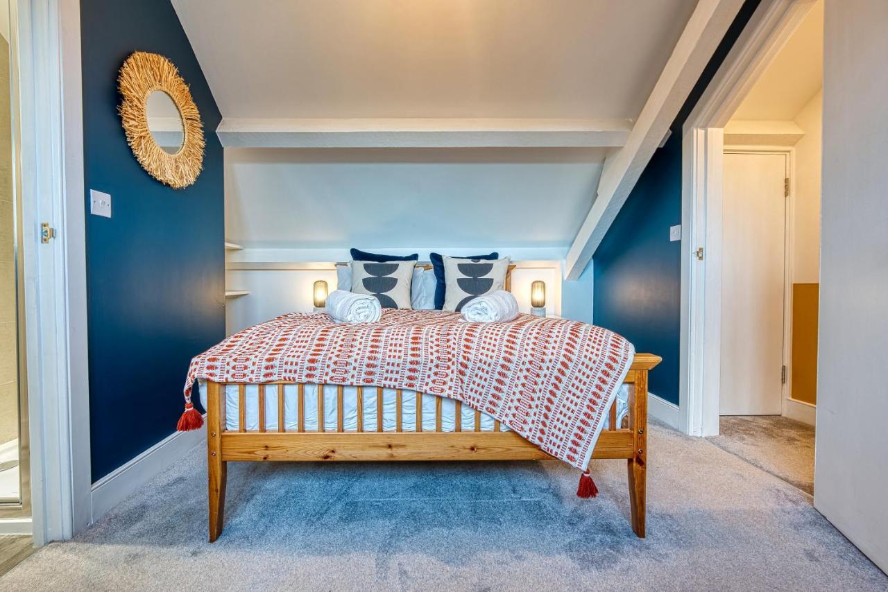 Ashcroft Loft: 3-bedroom With Balcony Apartment Cirencester